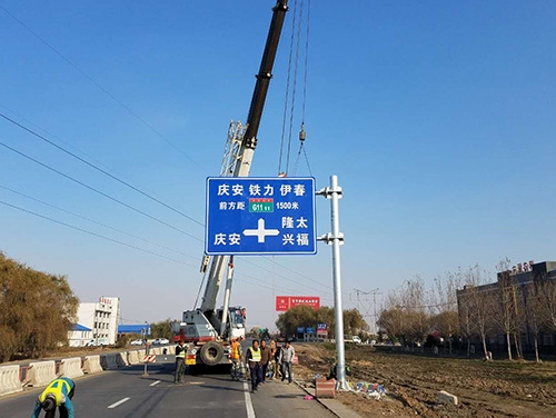 云南云南道路护栏网网片该如何进行正确的选购呢？