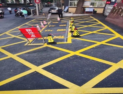 云南云南厂区划线，园区停车场划线，车库标识标线